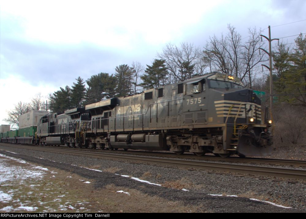 NS 7575 leads 230